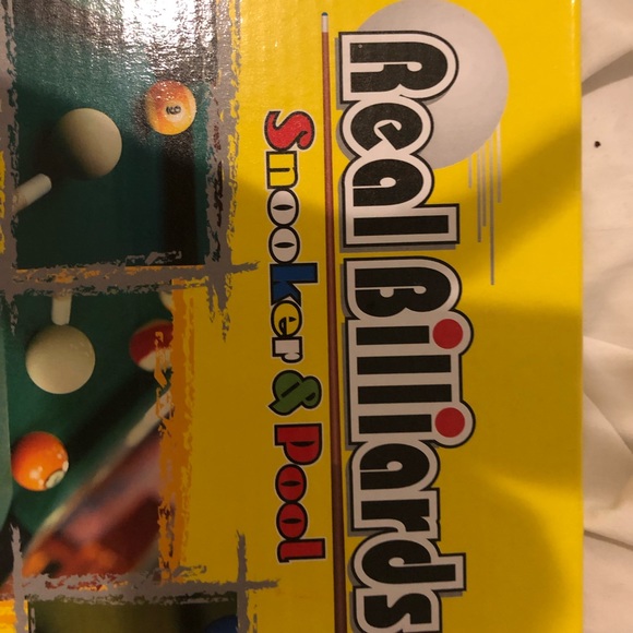 Mini pool table - Picture 5 of 6